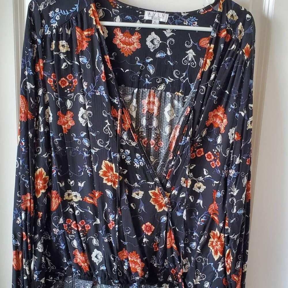 Alvin - wrap floral blouse - Size XL. Black/orange